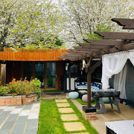 Tropical Style House Near Newcastle City Centre Экстерьер фото
