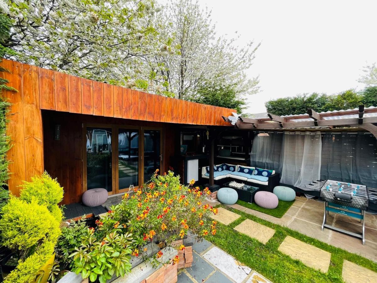 Tropical Style House Near Newcastle City Centre Экстерьер фото