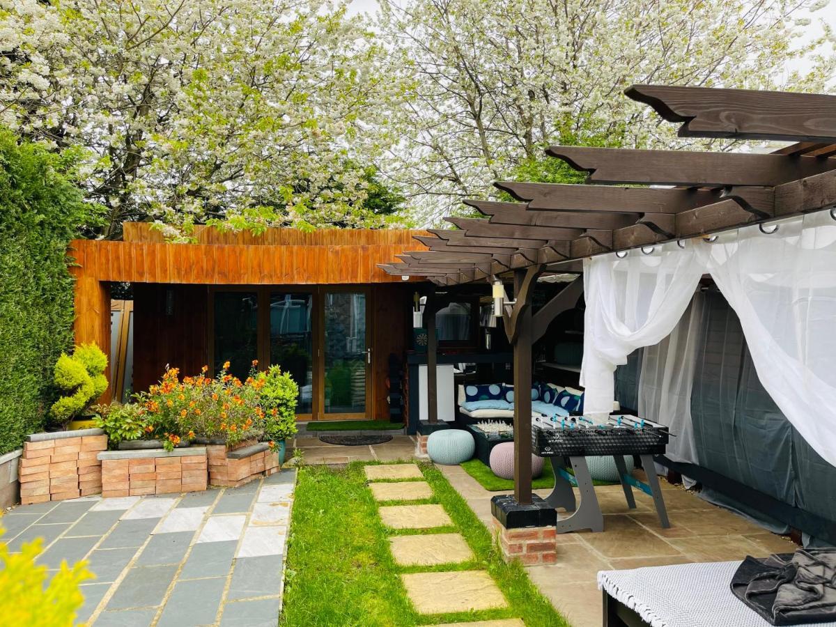 Tropical Style House Near Newcastle City Centre Экстерьер фото